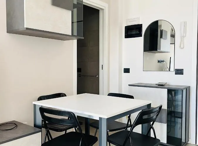 Pericle 5 Apartment